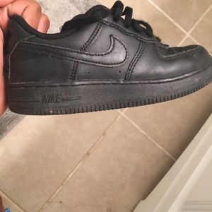 Black 11.5 air forces ☺️